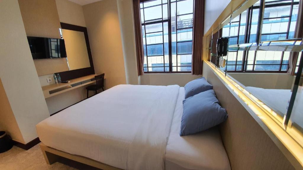 Mp Kelapa Gading 2* Jakarta